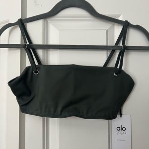 Alo Yoga Thrill Seeker Bra in Dark Cactus size S